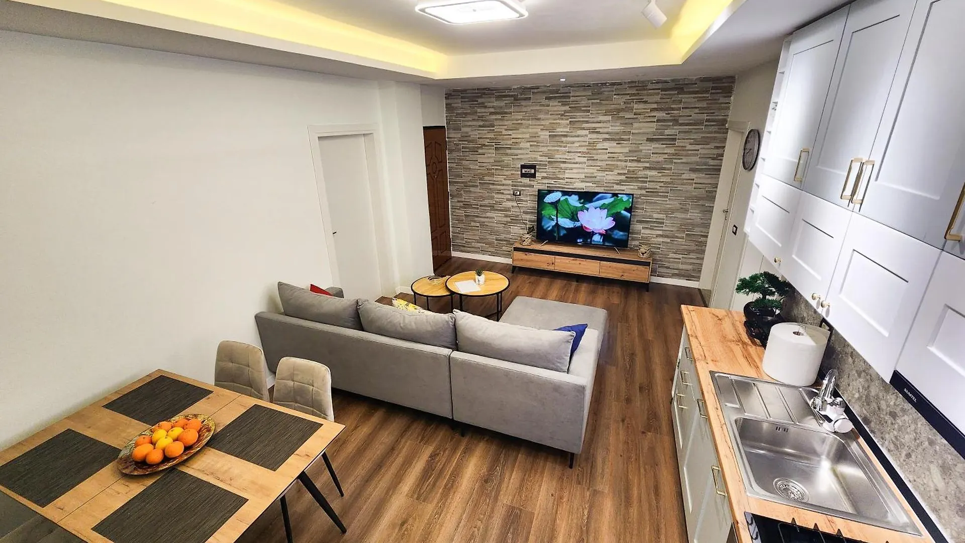 Apartment Agron'S Suite Tirana Albania